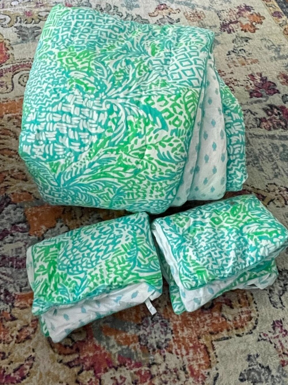 Pottery Barn Lilly Pulitzer Home Slice Full/Queen Comforter and 2 Standard Shams